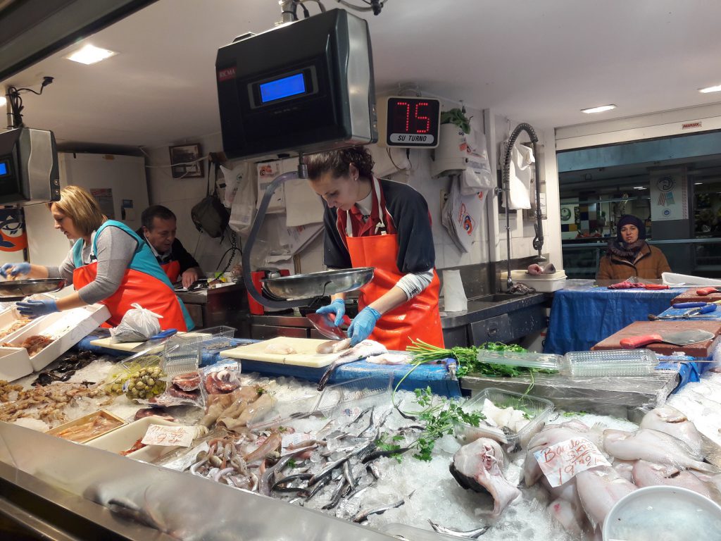 Rybí trh v Mercado Gran Via, Zaragoza