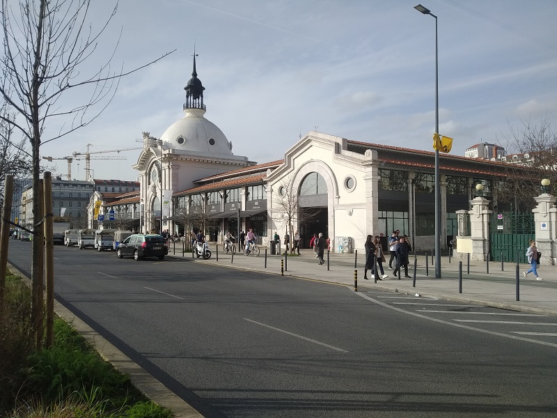 Tržnica Mercado de Ribeira v Lisabone
