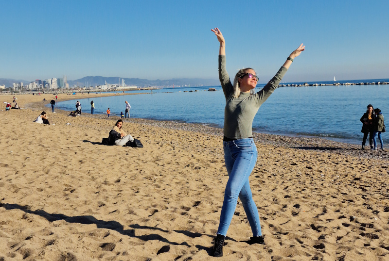 Na pláži Playa de Sant Miquel Barcelone, Španielsko.